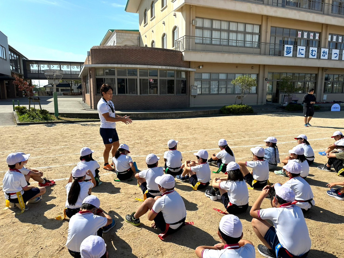 普及No.96【REVSキャラバン】磐田市立豊田南小学校にてタグラグビー教室を実施いたしました