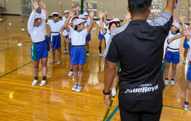 普及No.125【REVSキャラバン】浜松市立富塚小学校にてタグラグビー教室を実施いたしました