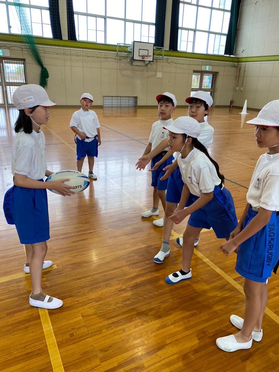 普及No.16【REVSキャラバン】浜松市立内野小学校にてタグラグビー教室を実施いたしました
