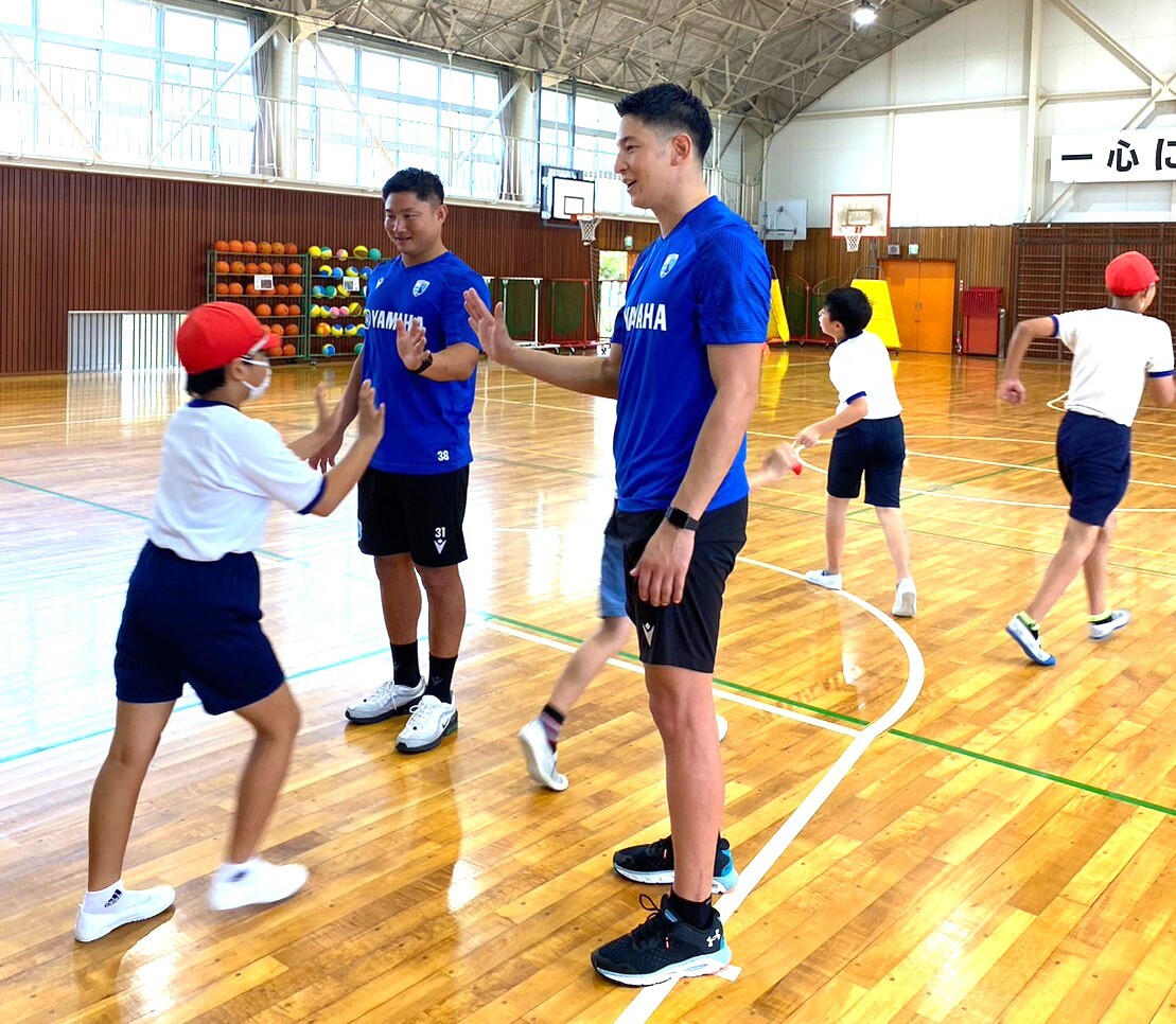 普及No.80【オリパラ事業】磐田市立磐田西小学校にて20mシャトルラン(全身持久力アップ)を実施いたしました